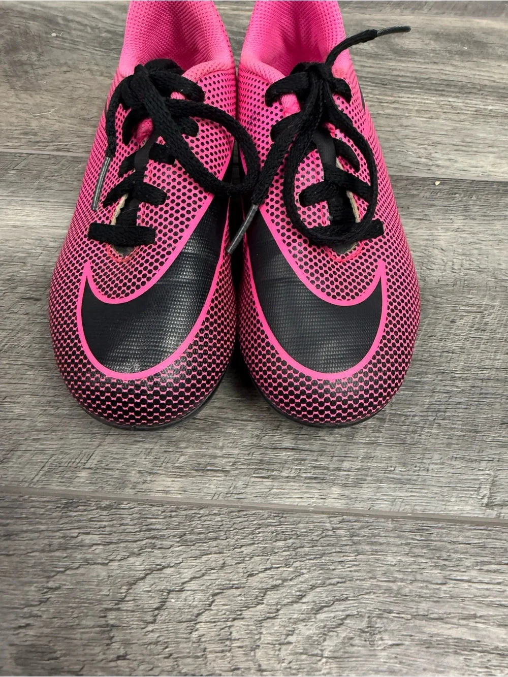 Nike Kids Pink Soccer Cleats‎
